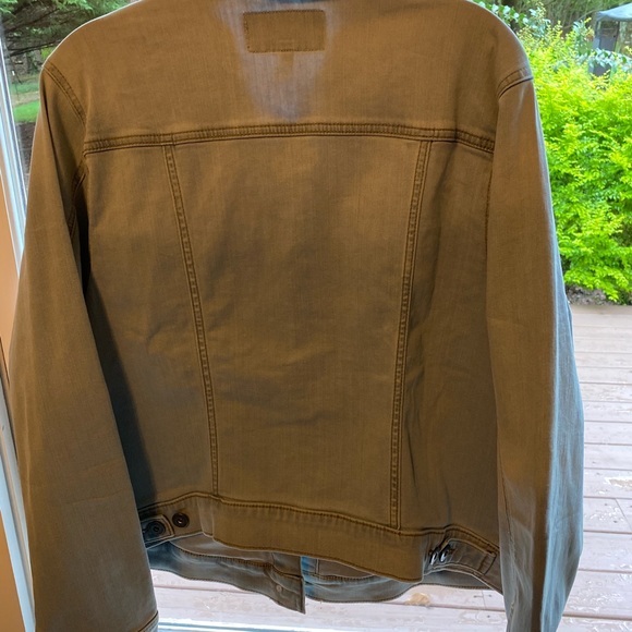 Torrid Women's Light Blue Washed Ombre Denim Jacket Size 2 Feel The Fit Stretch - Picture 4 of 12